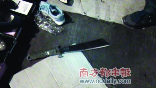 两名青少年承认持砍刀袭击巴士，杀害一名男学生，青少年犯罪背后的警示与思考