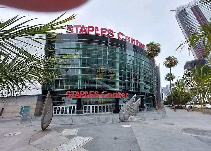 Crypto.com Arena与Staples Center，商业品牌与场馆策略深度对比